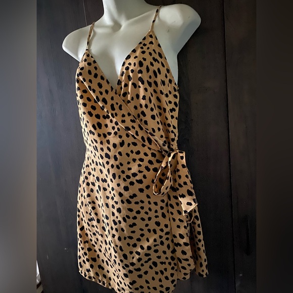 Forever 21 Black and Tan Animal Print romper - Picture 2 of 11